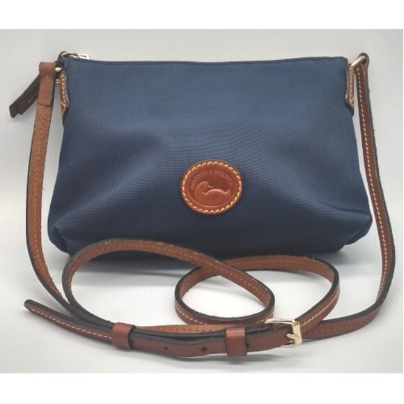 Dooney & Bourke Handbags - Dooney & Bourke Crossbody Purse
